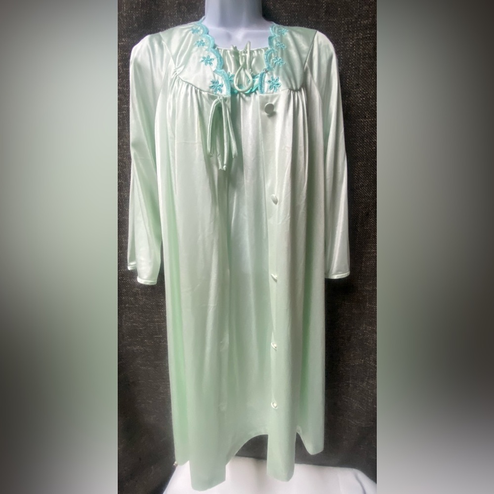 JC Penney Embroidered Gown Housecoat Set